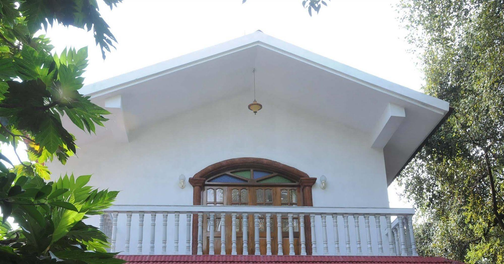 D'Souza'S Holiday Homes Candolim Esterno foto